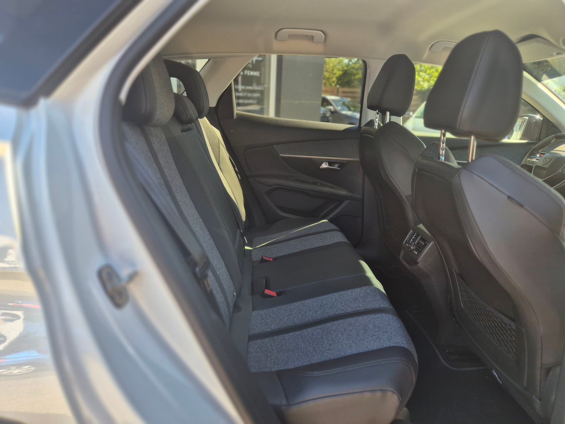 Peugeot 3008 1.6 BlueHDi 120 ALLURE EAT6 — 21