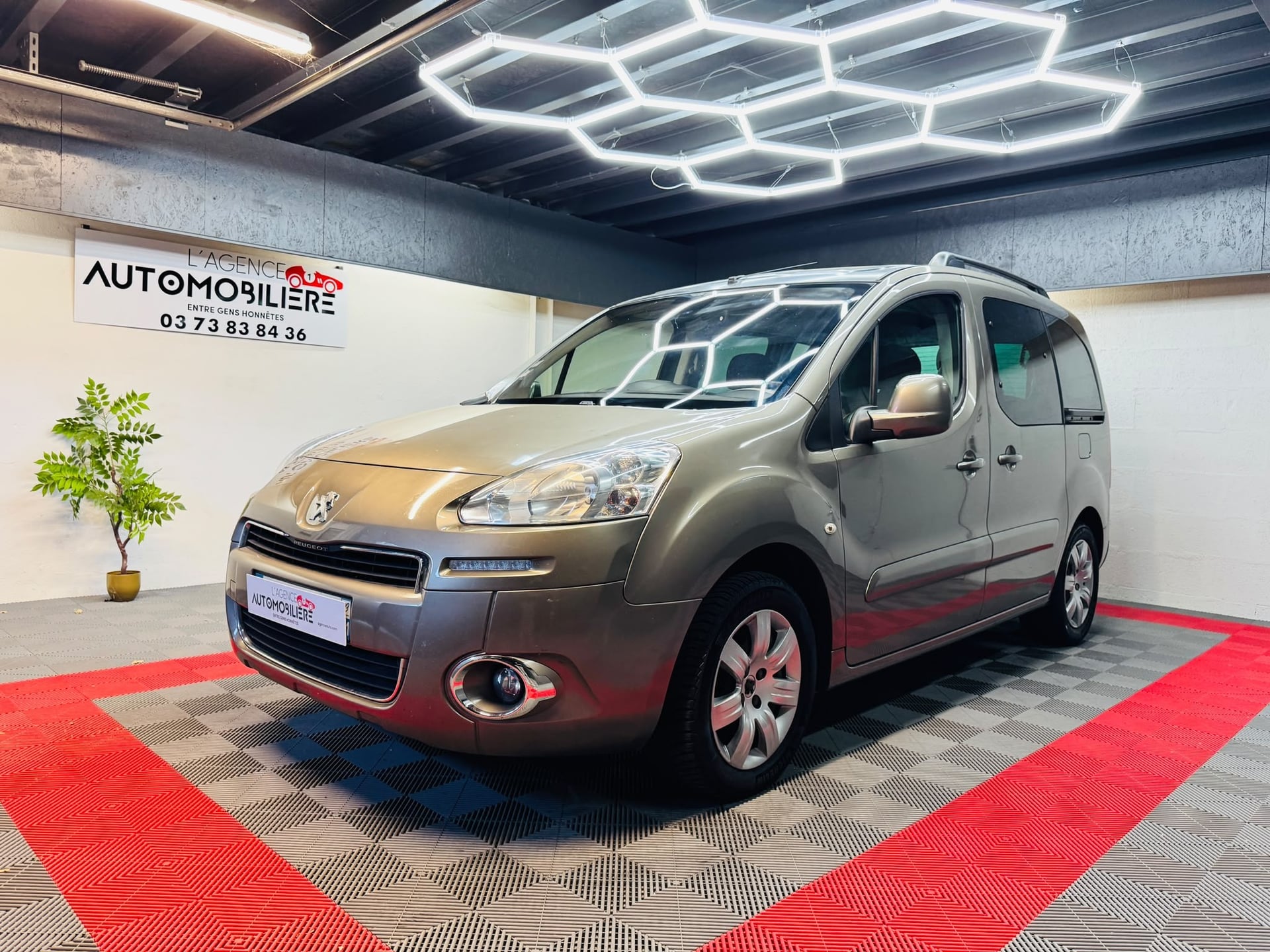 Peugeot Partner (B9) Tepee 1.6 e-HDi FAP S&S 92 cv