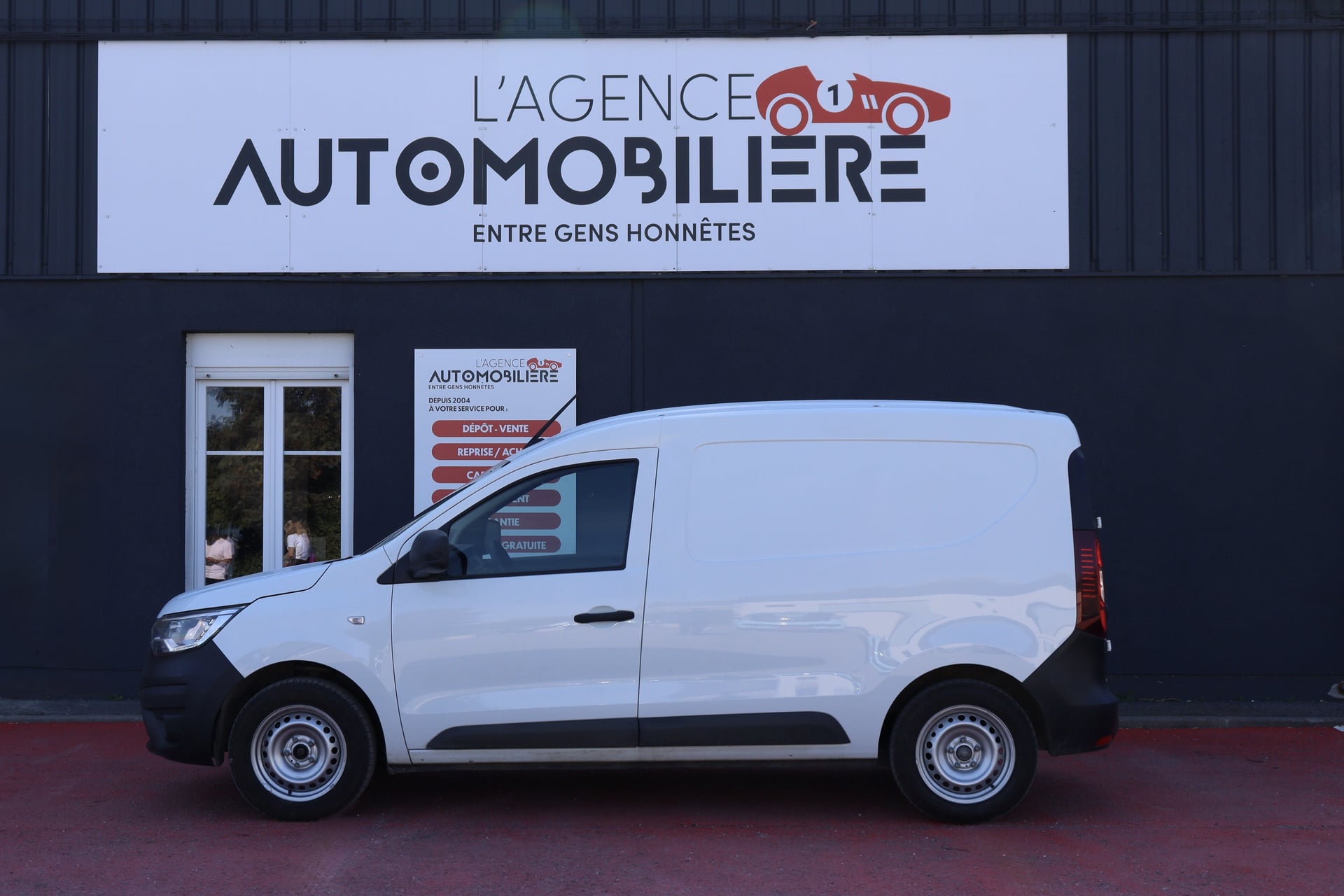 Renault Express VAN 1.5 DCI 95 CONFORT BVM5 (Clim, Radars, Bluetooth) — 2