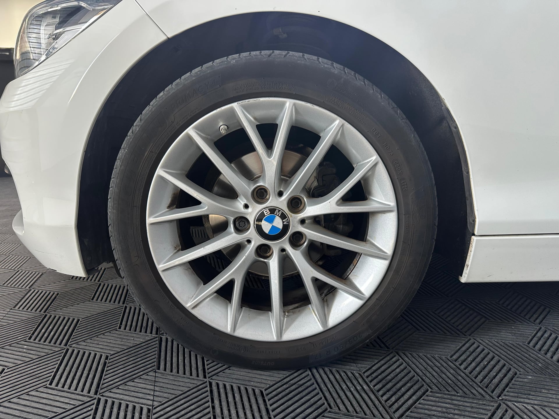 BMW Série 1 (F20) LCI 118d LOUNGE 2.0 d 150Ch - SUIVI COMPLET BMW - Garantie 6 mois — 30