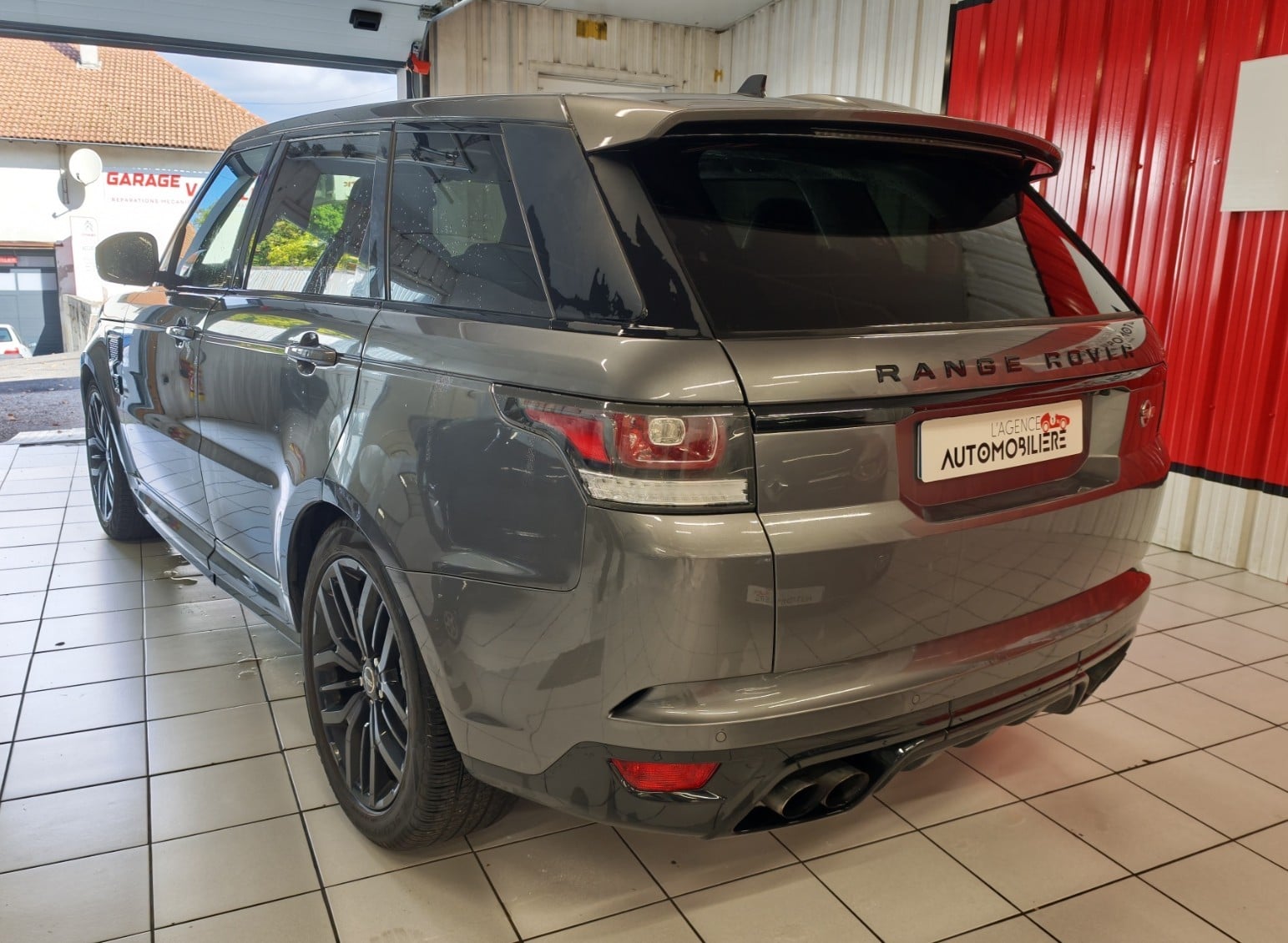 Land Rover Range Rover Sport RANGE ROVER SPORT SVR 550CV TOIT PANORAMIQUE SOFT CLOSE SIEGES CHAUFFANTS — 2