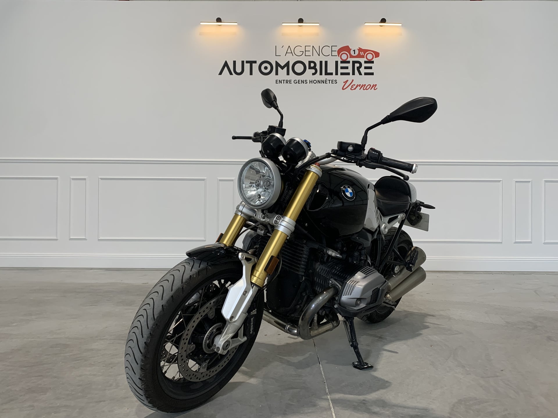 BMW R NINE T 1200 / Akrapovic / Entretien Complet