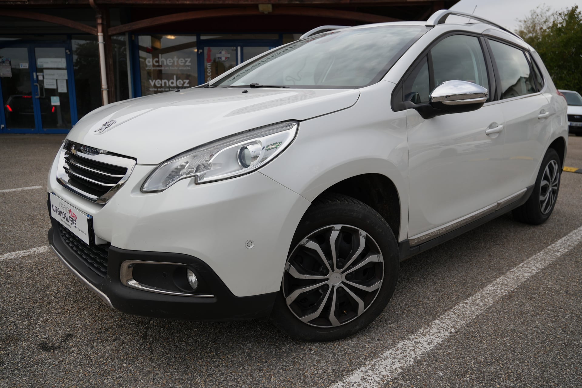 Peugeot 2008 1.2 110 S&S ALLURE EAT6 — 2