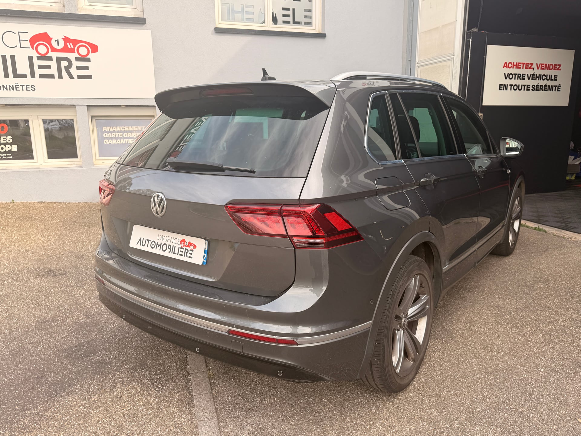 Volkswagen Tiguan 2.0 TDI Carat Exclusive — 2