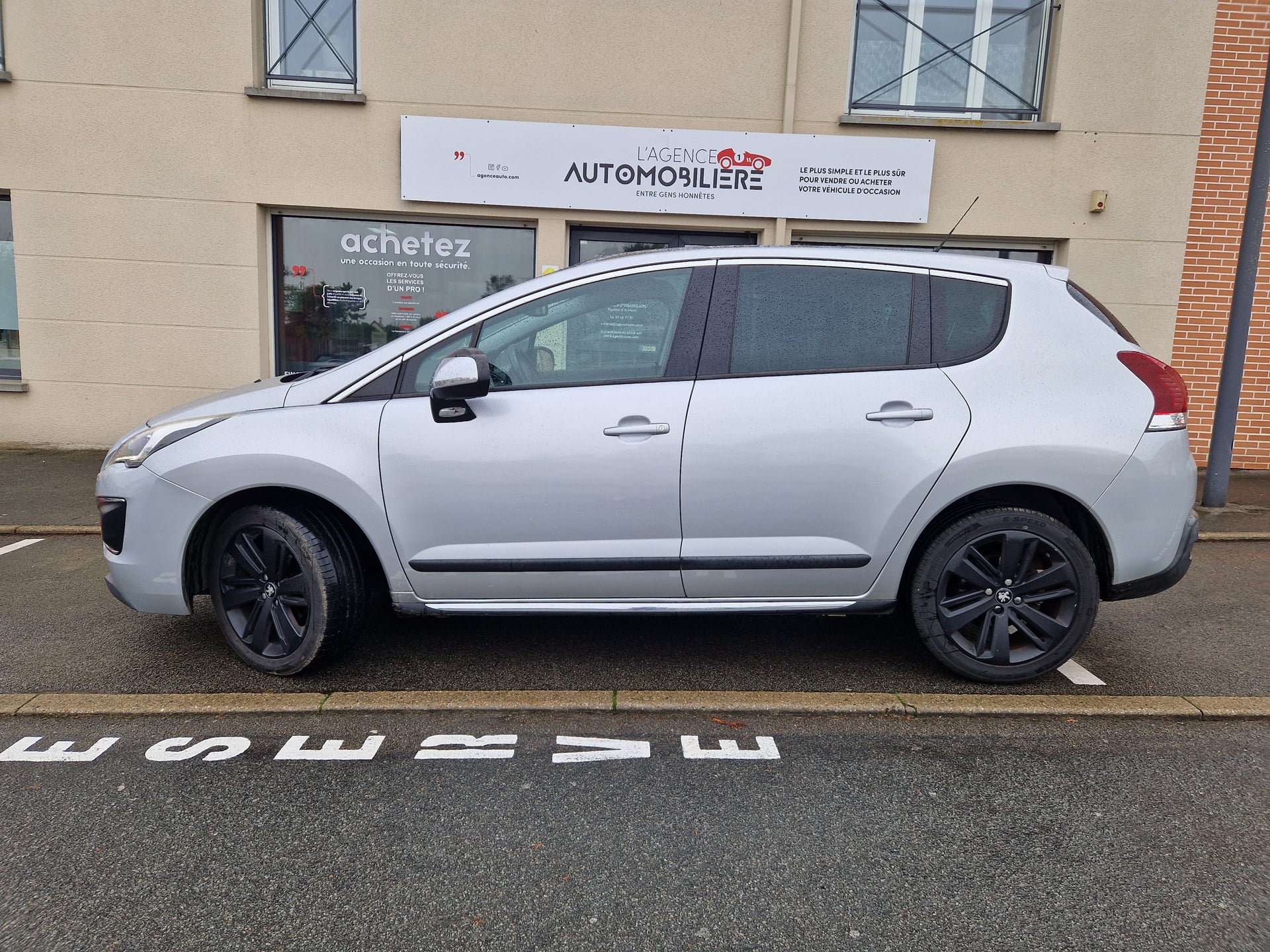 Peugeot 3008 (2) 1.6 HDI 115 FAP ALLURE + options — 2