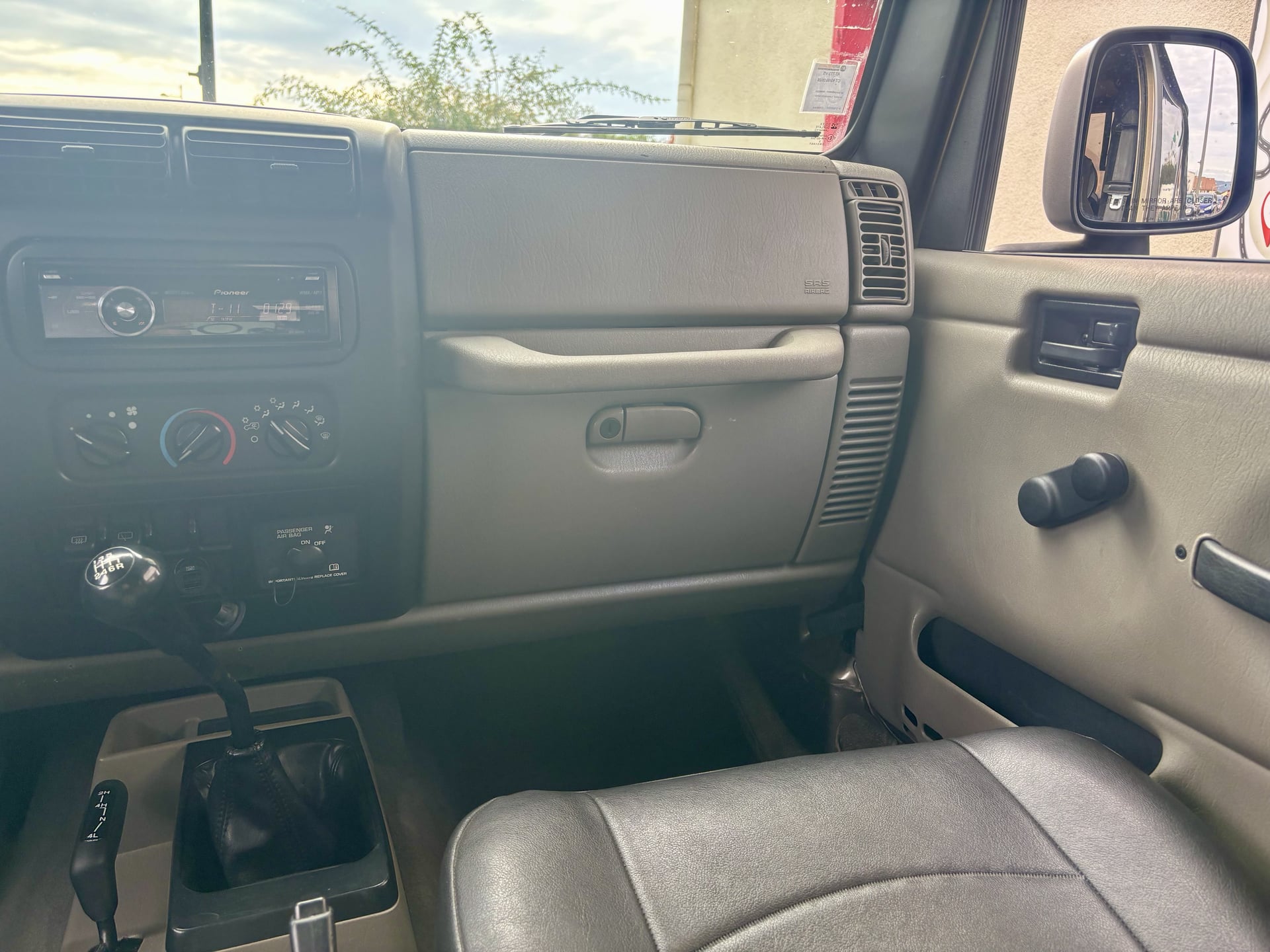 Jeep Wrangler TJ 4.0 i Baché 4WD BVM6 177 ch Attelage — 27