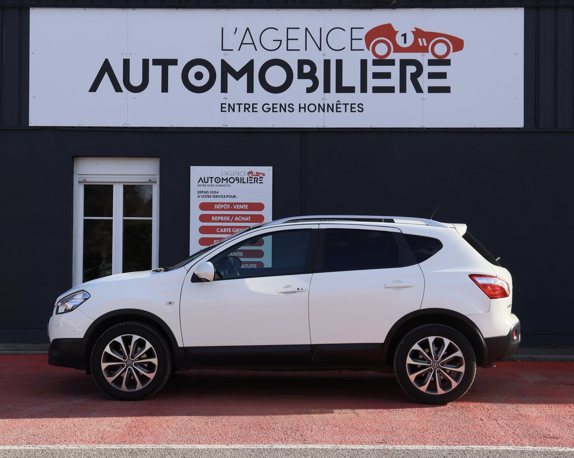 Nissan Qashqai Ph.2 1.6 dCi 130 Tekna 2WD BVM6 (Caméra 360°, Sièges chauffants etc...) — 2