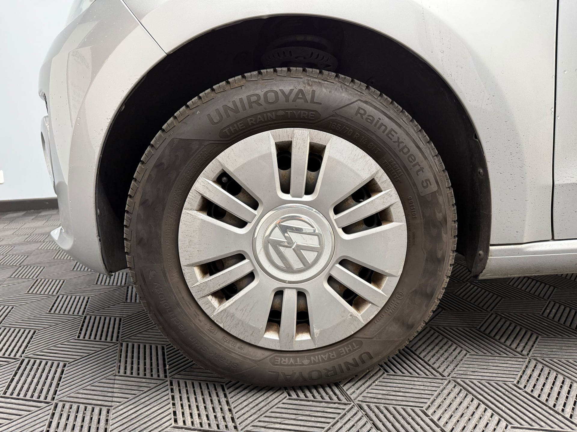 Volkswagen UP 1.0 60 Ch MOVE UP - DISTRIBUTION OK - GARANTIE 6 MOIS — 27
