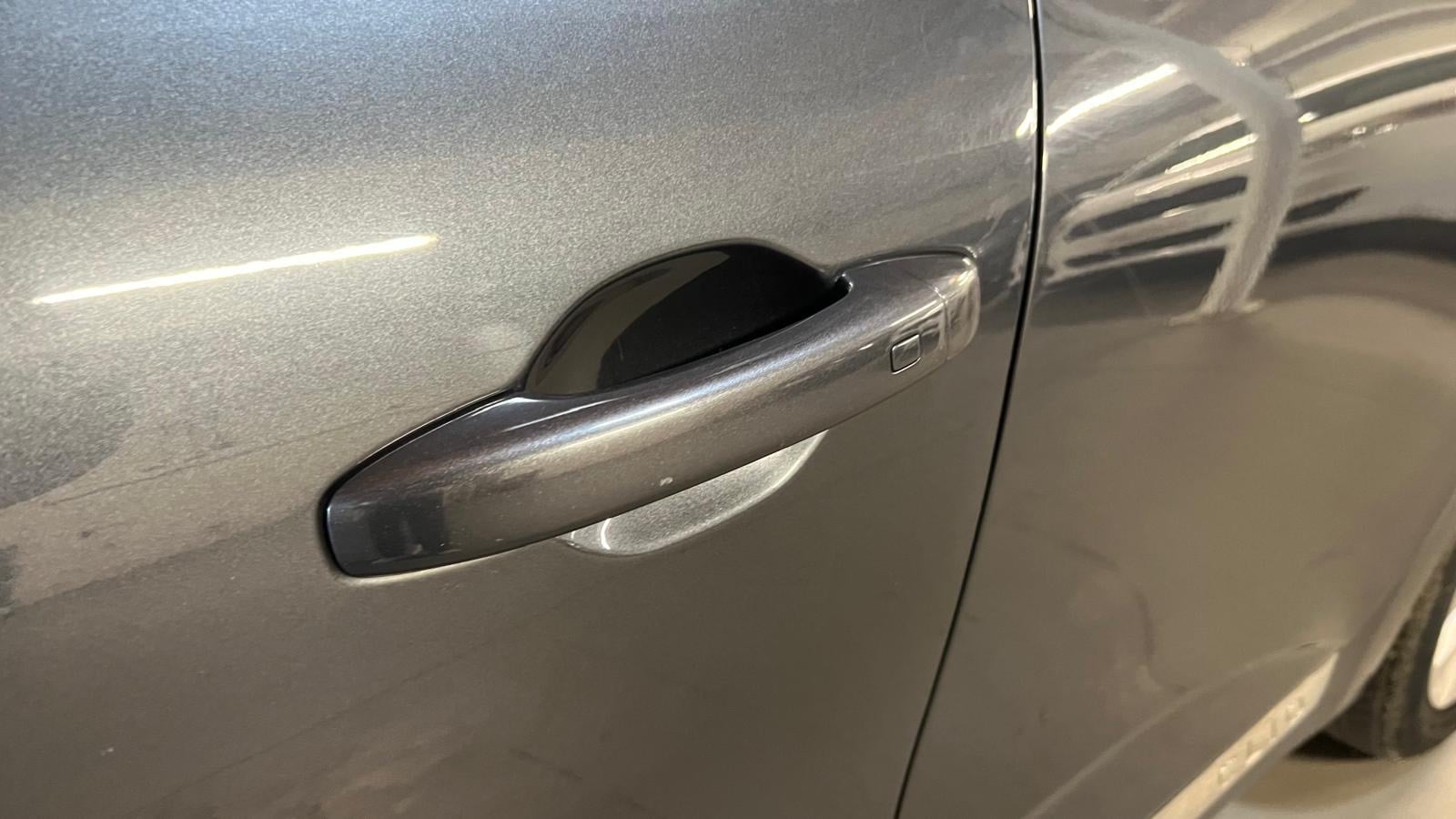 Renault Clio 1.0 TCe 100ch Intens caméra recul + carplay + grand écran — 36