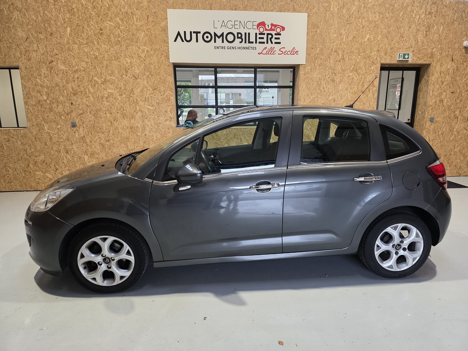 Citroen C3 1.2 VTI PURETECH 82 CH EXCLUSIVE VISO DRIVE — 2