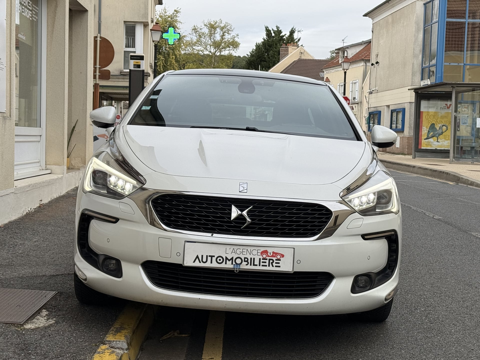 Citroen DS5 1.6 165 ch Sport Chic EAT6/ENTRETIEN COMPLET/CHAINE NEUF/CARPLAY/TOIT PANO/2EME MAIN! — 2