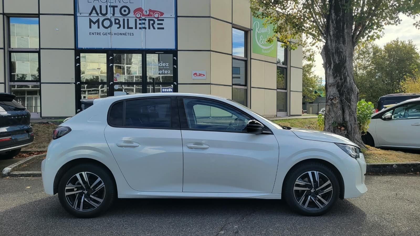 Peugeot 208 100 CV EAT8 Allure 1er Main — 2
