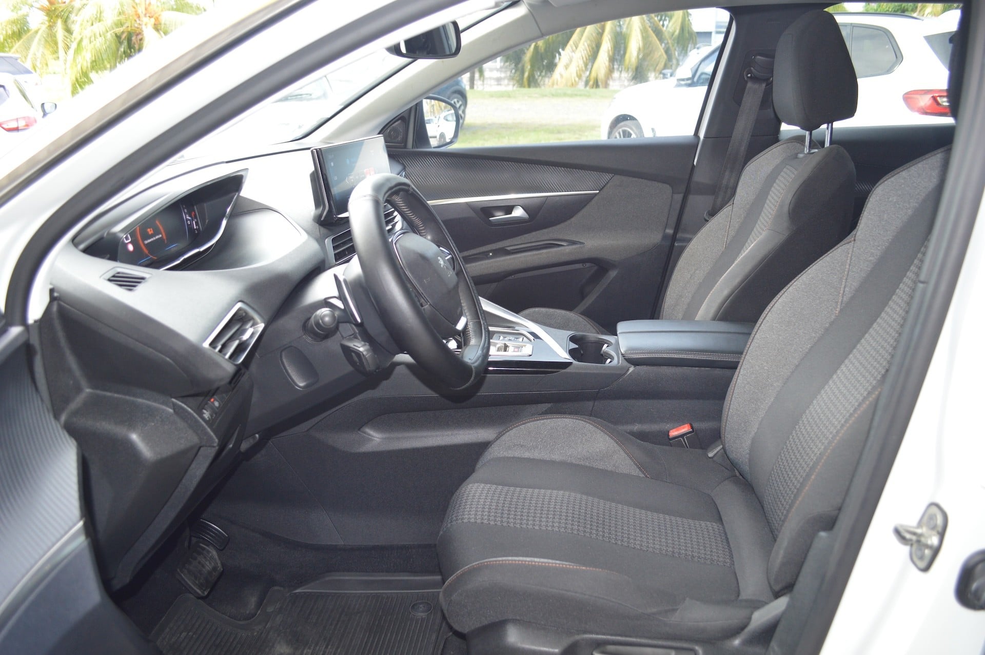 Peugeot 3008 1.5 BLUEHDI 130 S&S ACTIVE PACK EAT8 — 14