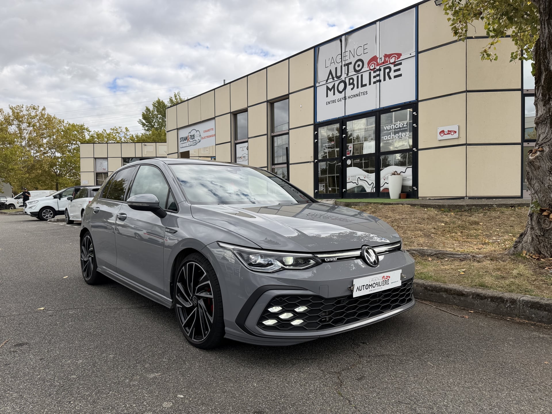 Volkswagen Golf 2.0 TDI 200ch GTD Gris Nardo - Toit ouvrant - IQ LIGHT -Sièges massants — 1