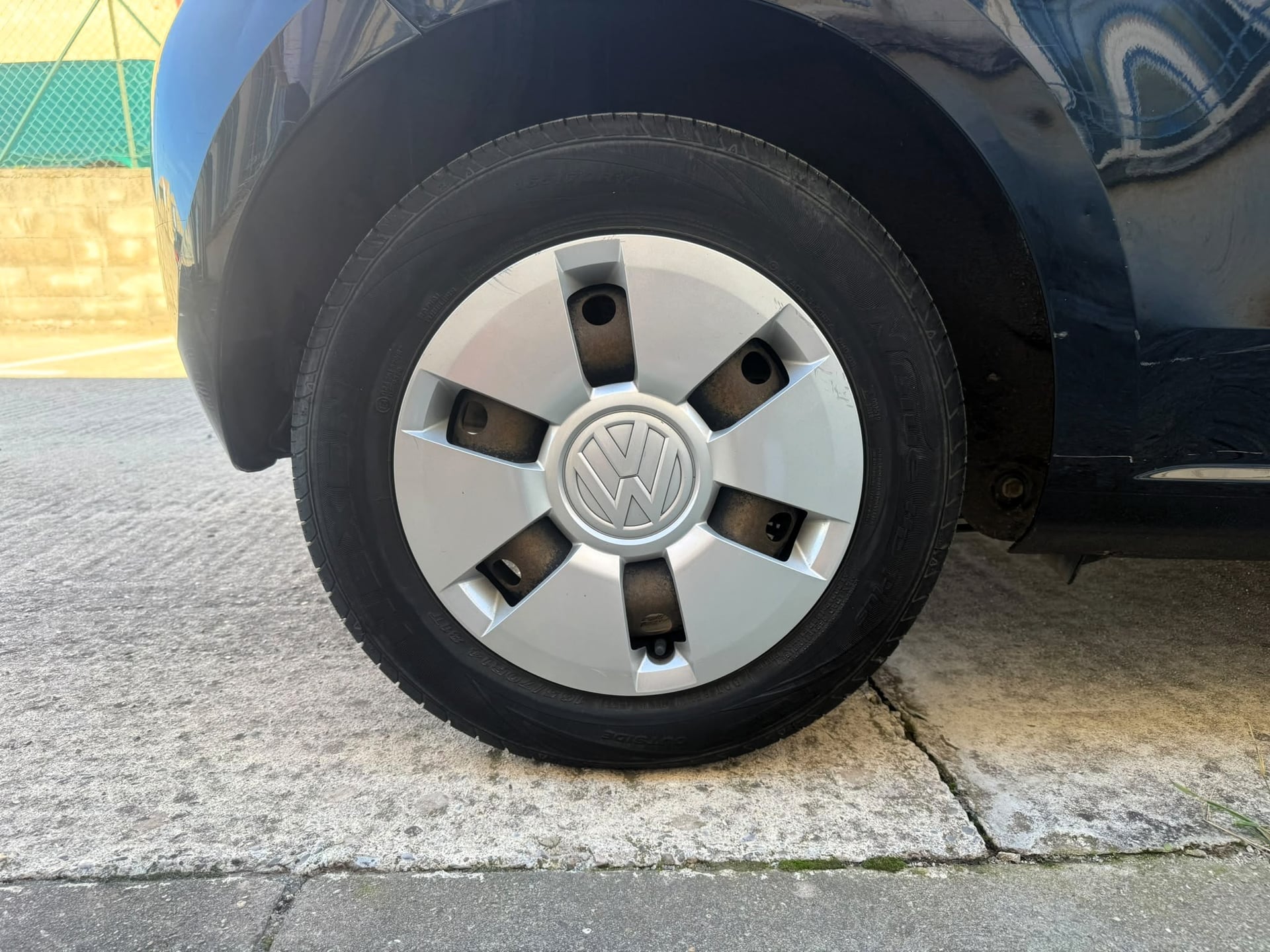 Volkswagen UP 1.0 60 COOL — 23