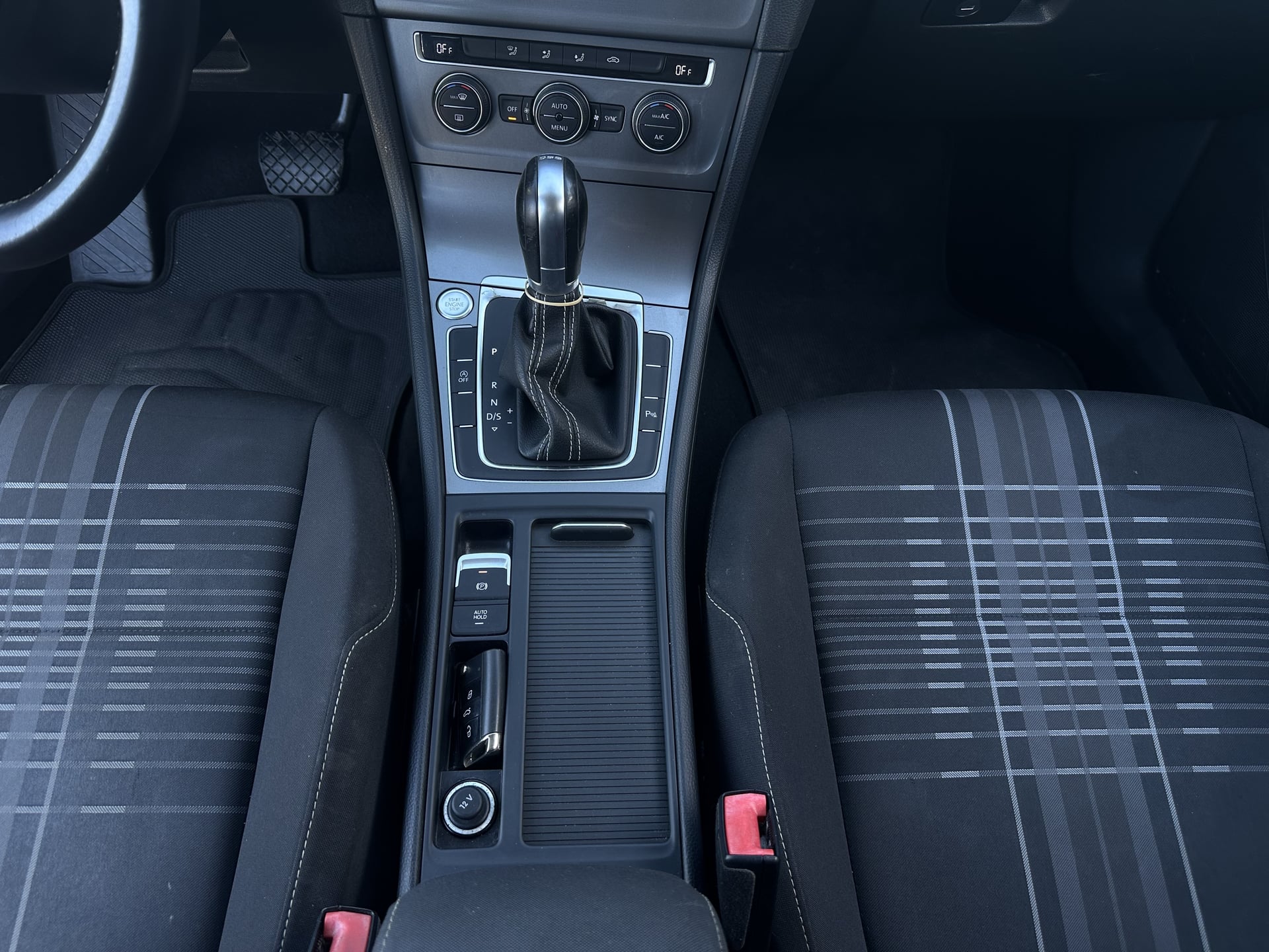 Volkswagen Golf VII 2.0 TDI 150 CH BOITE AUTOMATIQUE FINITION LOUNGE — 23