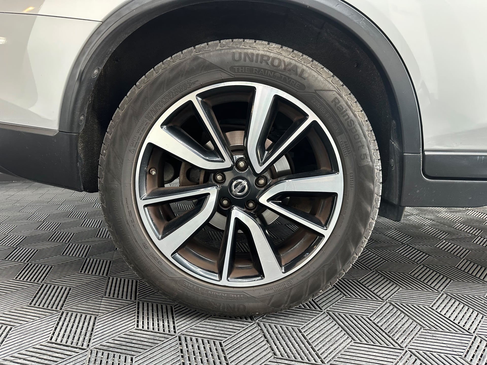 Nissan XTRAIL 1.6 dCi Xtronic 2WD 130Ch - 7 PLACES — 30