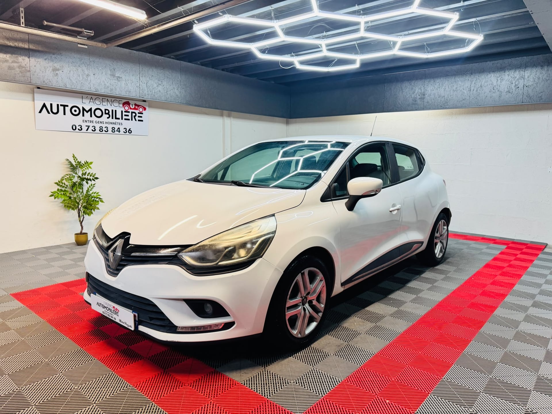 Renault Clio IV 5 Portes Phase 2 1.5 dCi FAP Energy eco2 S&S 90 cv