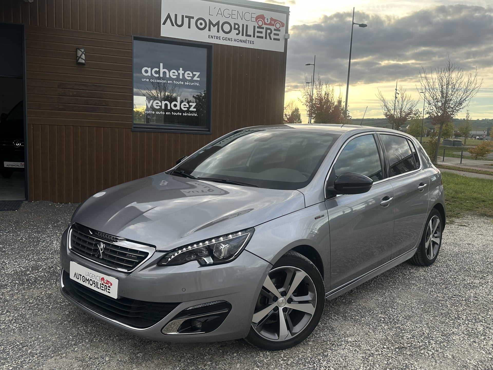 Peugeot 308 II 130 CH GT LINE BOITE AUTOMATIQUE