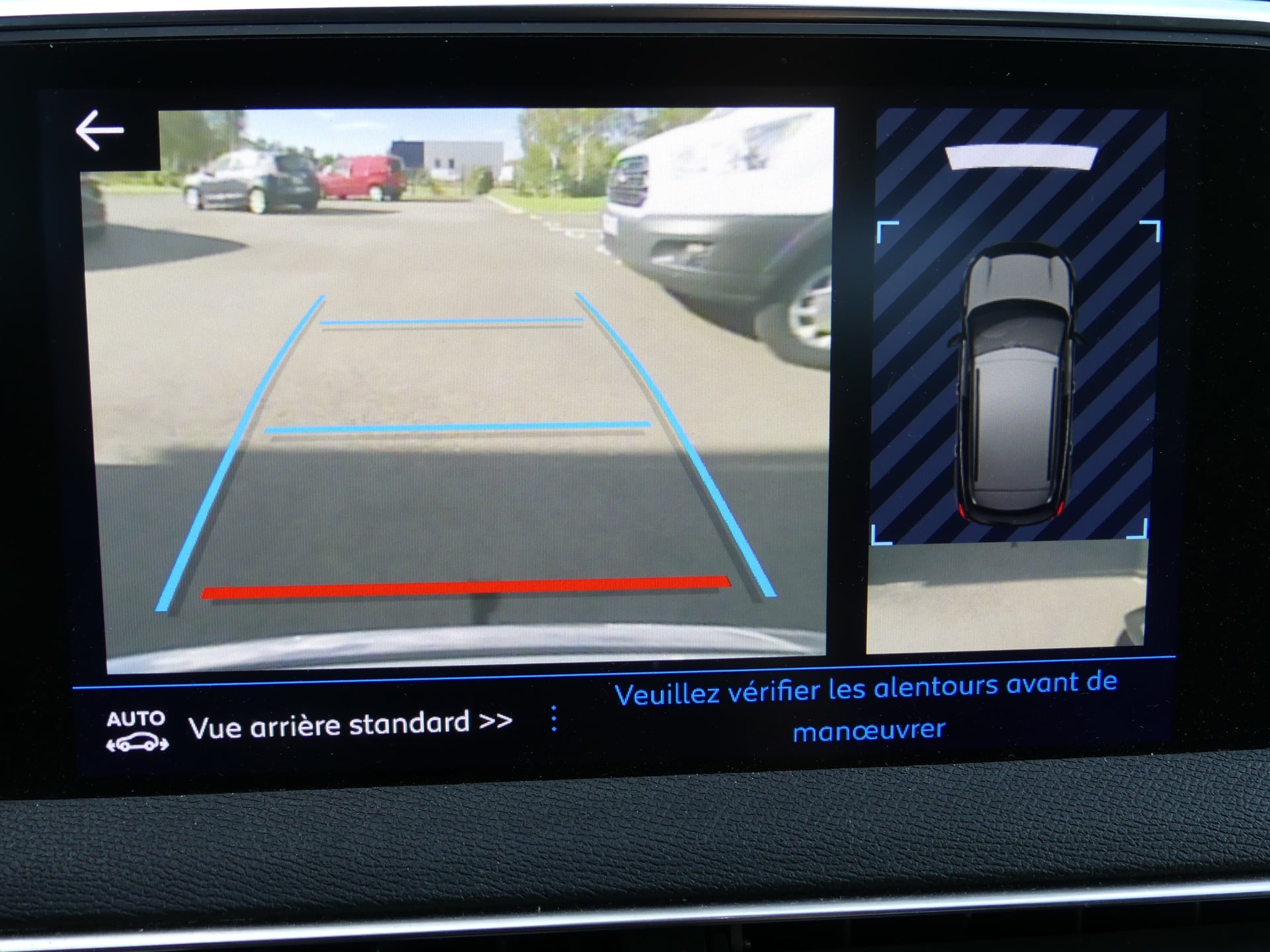 Peugeot 3008 1.5 BlueHDi 130ch E6.c Allure Business S&S 6cv — 29