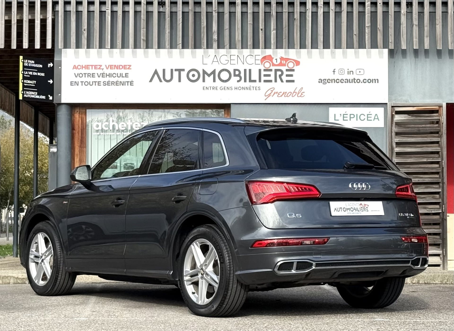 Audi Q5 55 TFSI-e 367ch Quattro S-line S-tronic - Origine France & Suivi Audi — 2