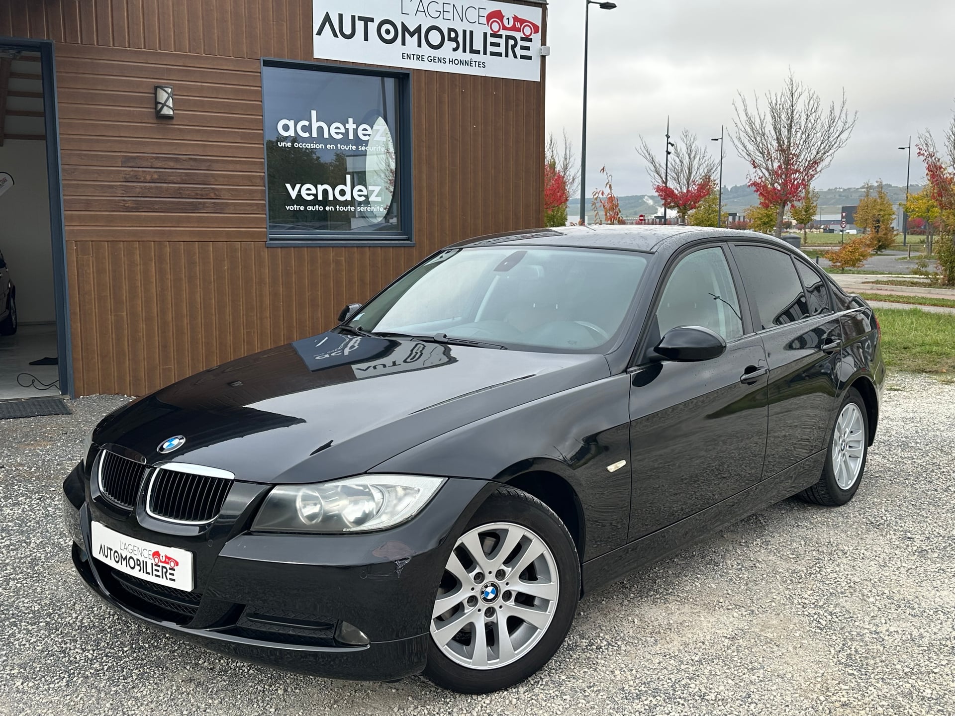 BMW Série 3 318d 2.0 d 143 CH