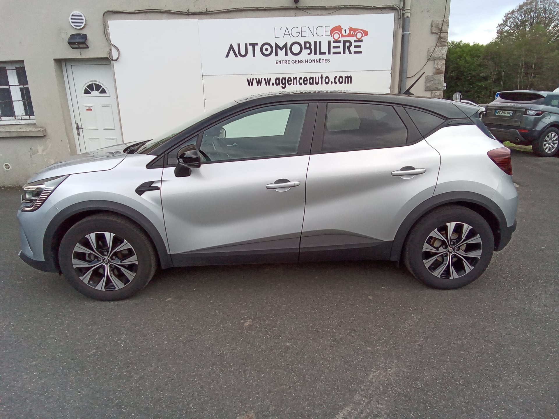 Renault Captur 1.6 E-Tech full hybrid 145ch Evolution — 2