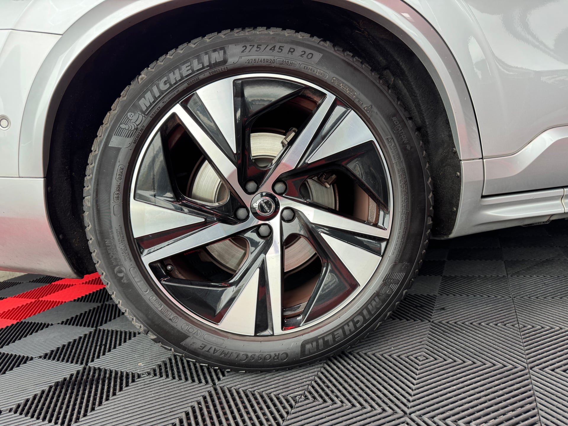 Volvo XC90 2.0 B5 R-Dysign Mild Hybrid AWD 235 BVA8 7 places — 50
