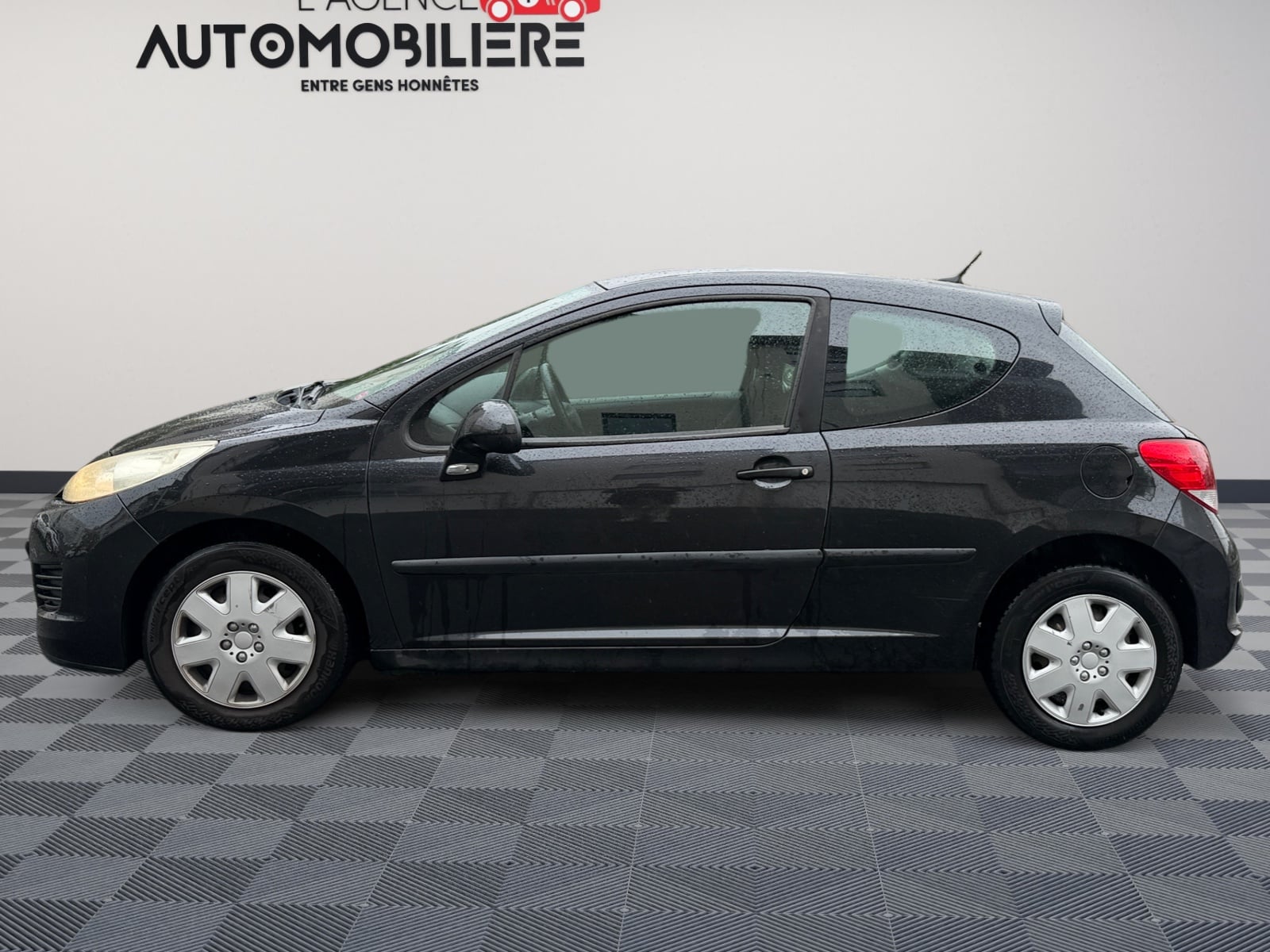 Peugeot 207 1.4 HDi 70 Urban 3p — 2