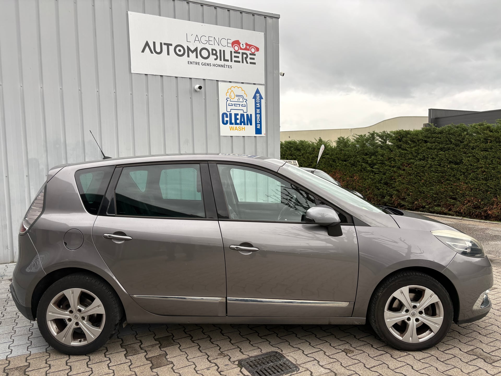 Renault Scenic III Phase 2 1.5 dCi EDC 6 — 2