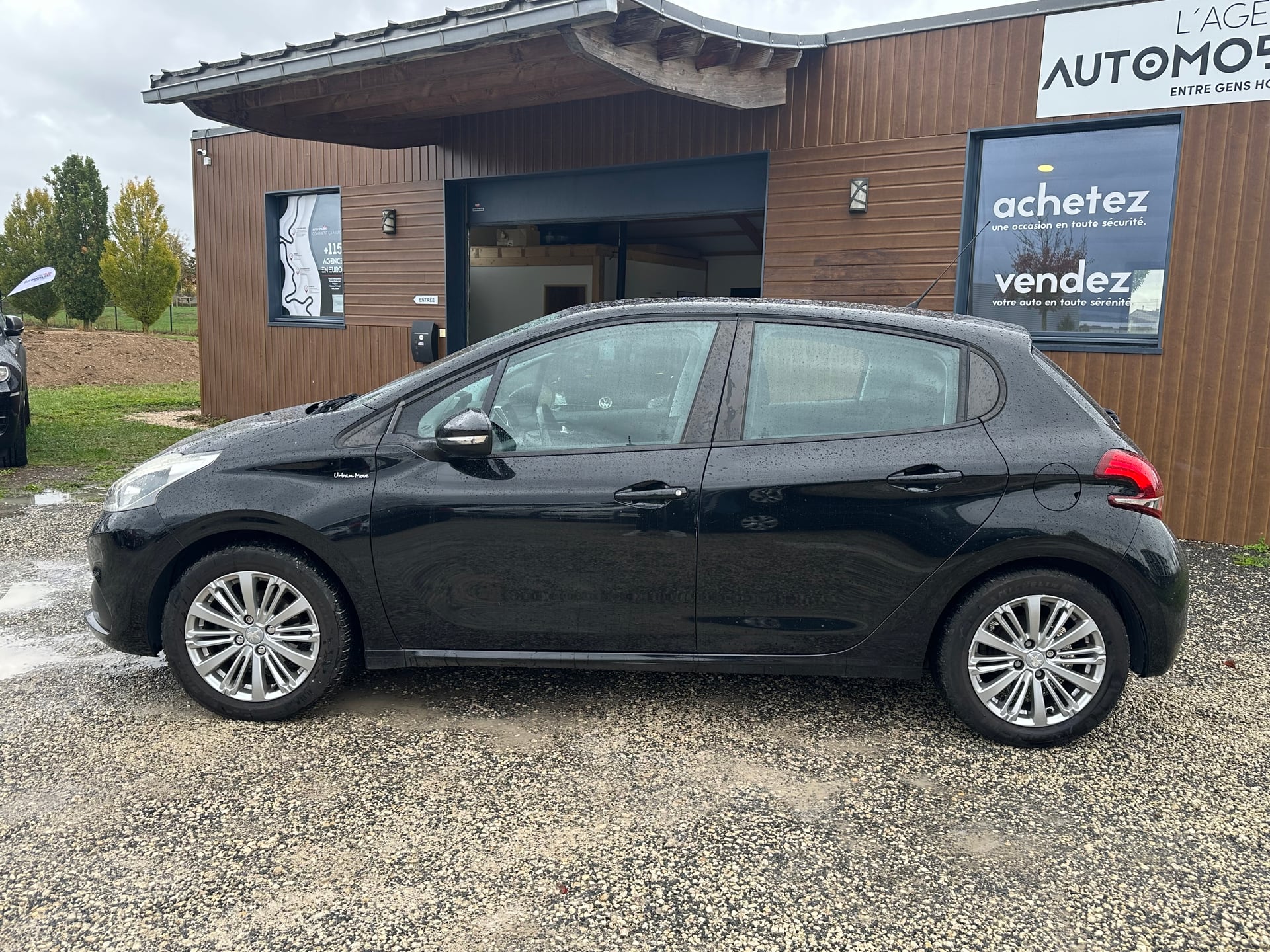 Peugeot 208 Phase 2 1.2 82 cv — 2
