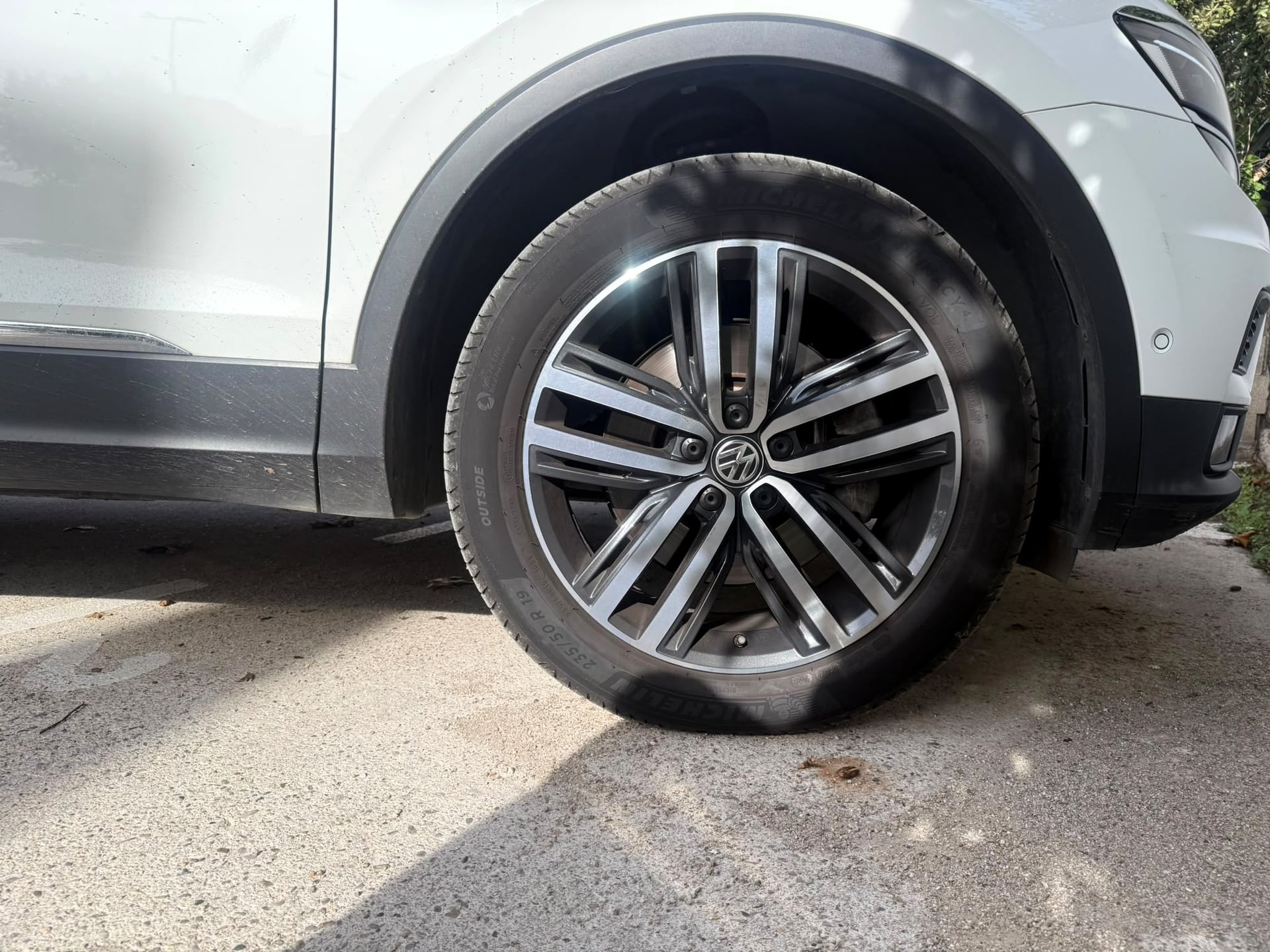 Volkswagen Tiguan 2.0 TSI 190 CARAT 4MOTION DSG BVA — 30