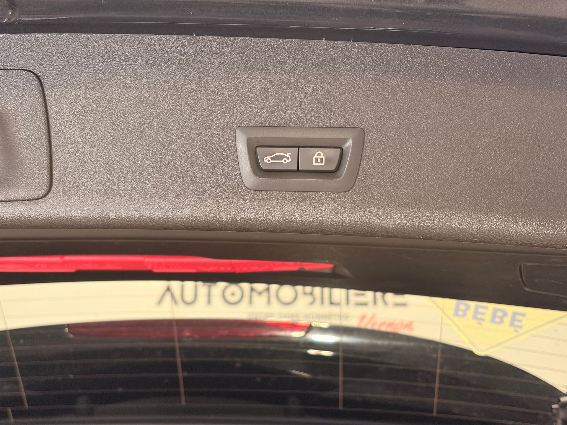 BMW X1 (F48) XDRIVE25I XLINE BVA8 — 28