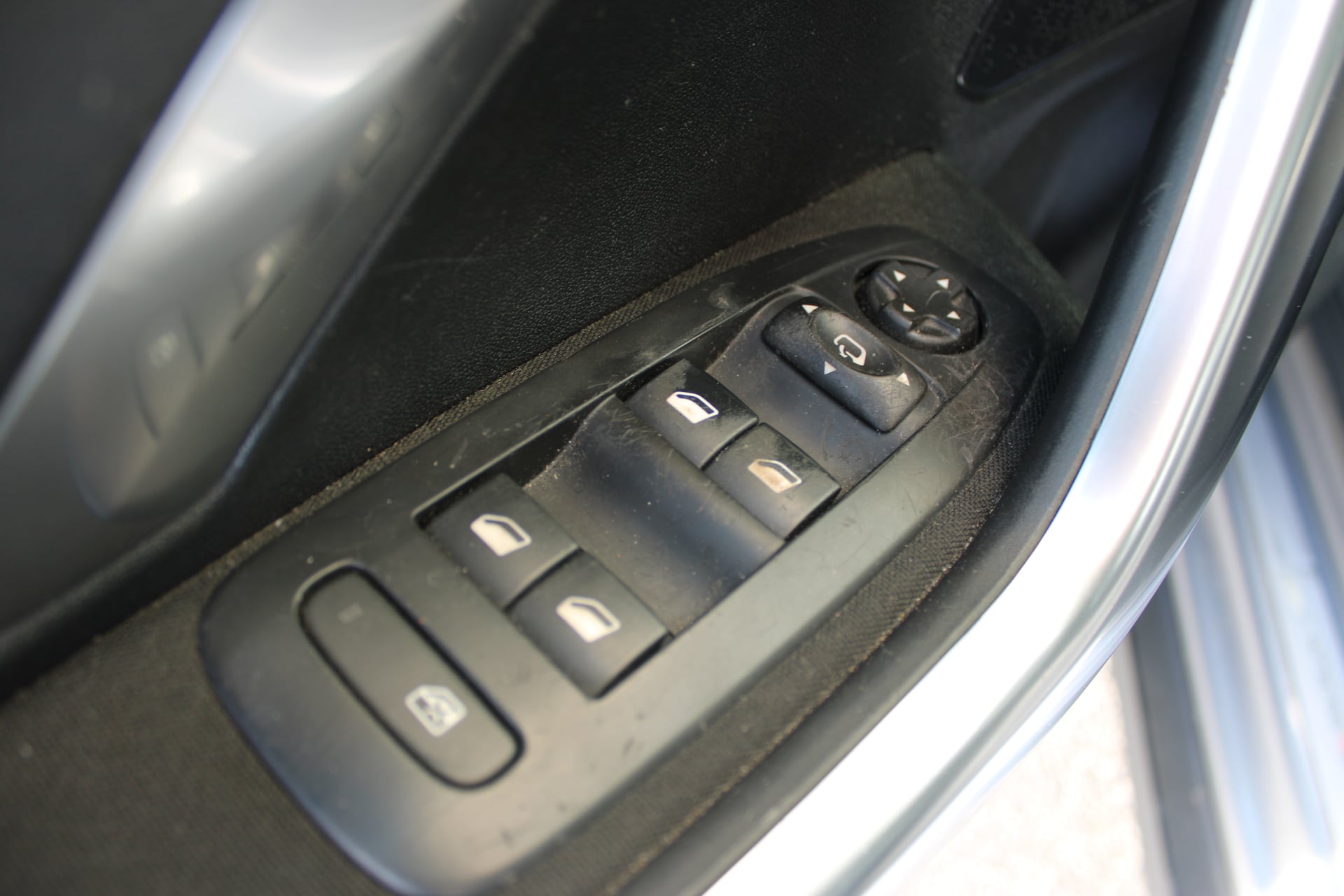 Peugeot 2008 CROSSWAY — 27