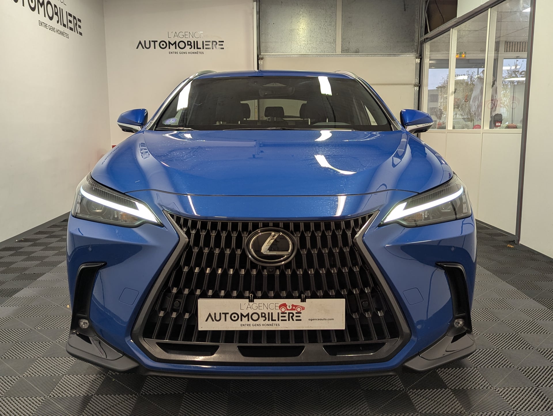 Lexus NX 450h+ Luxe 4WD — 2