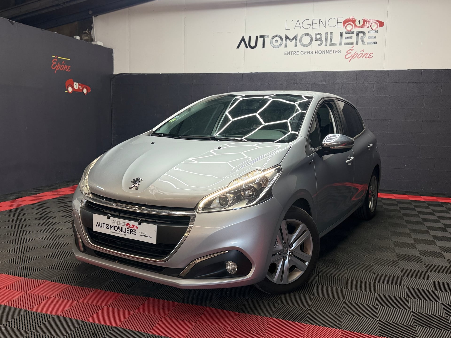 Peugeot 208 1.6 BlueHDi 100 ch Style