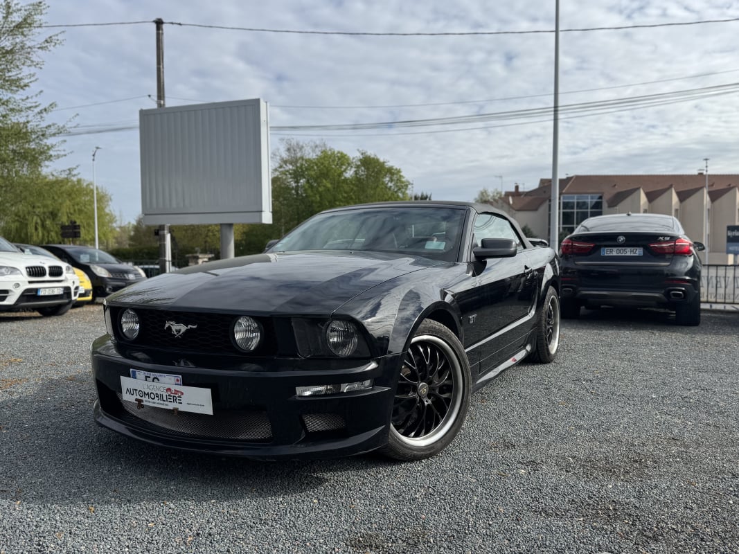 Ford Mustang Convertible (V) 4.6 V8 300 GT
