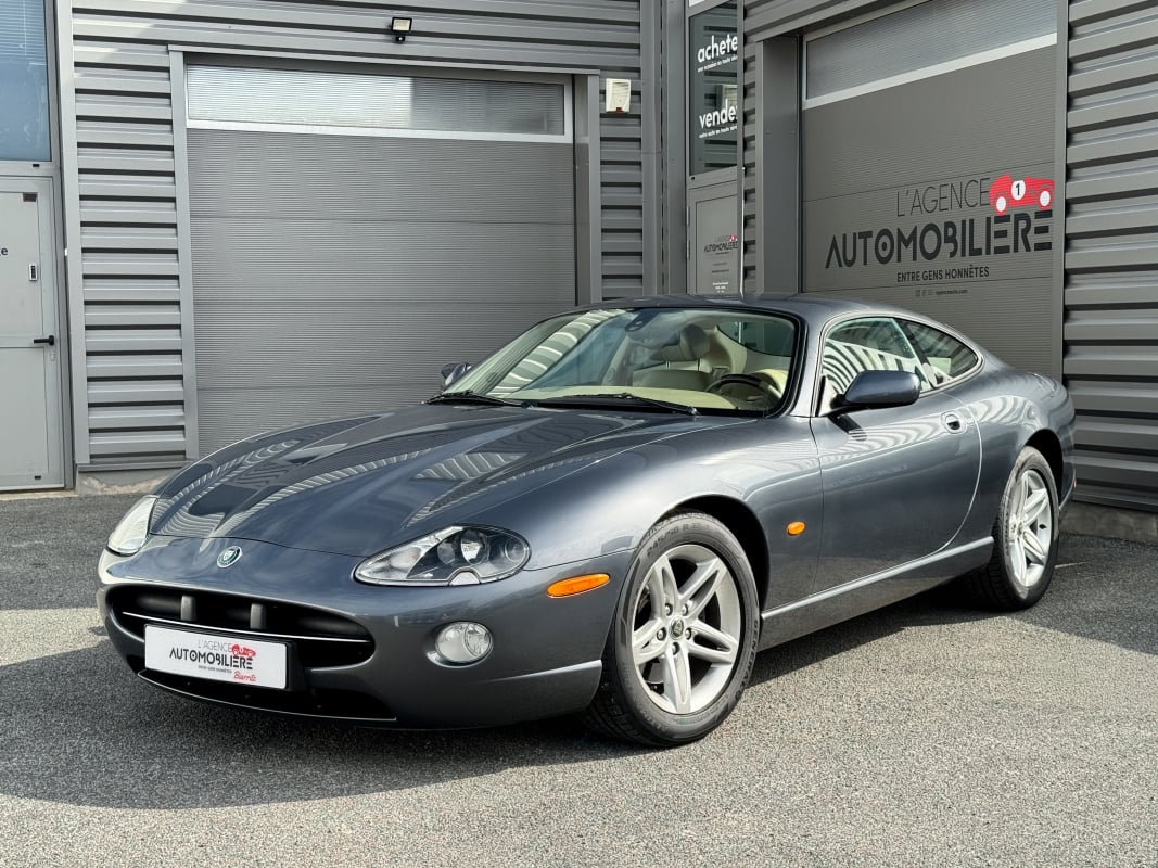 Jaguar XK8 X100 Coupe 4.2 V8 BA